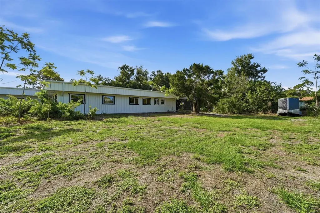 2180 W Dolphin Drive Englewood FL 34223