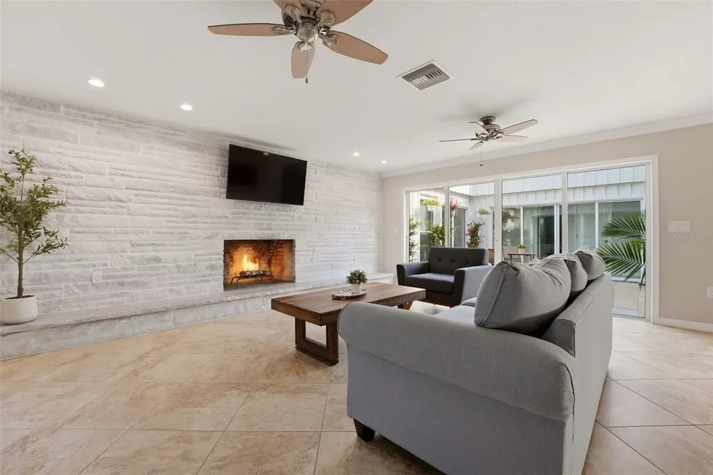 2180 W Dolphin Drive Englewood FL 34223