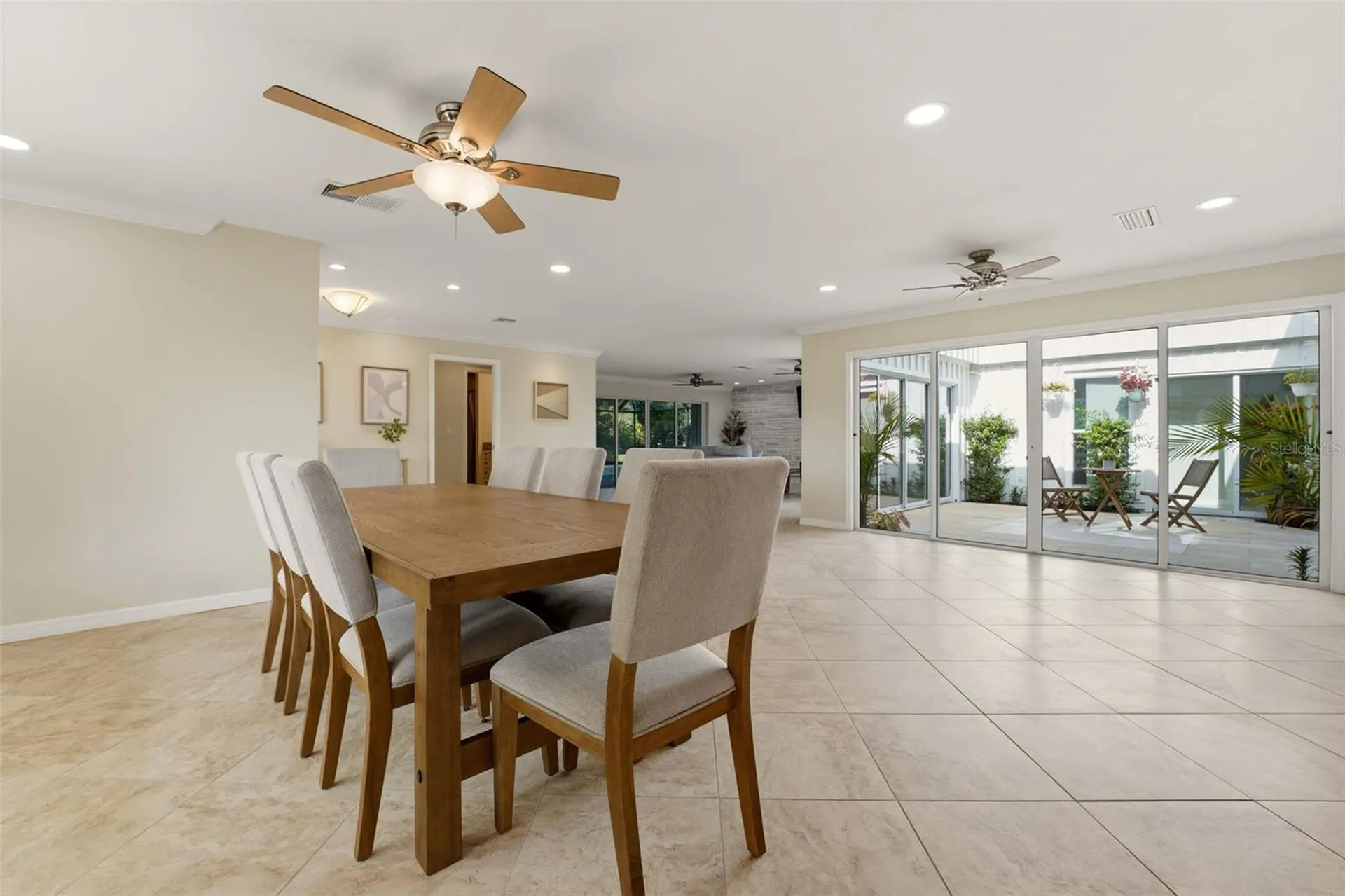 2180 W Dolphin Drive Englewood FL 34223