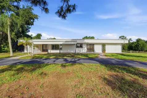2180 W Dolphin Drive Englewood FL 34223