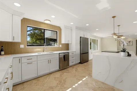 2180 W Dolphin Drive Englewood FL 34223