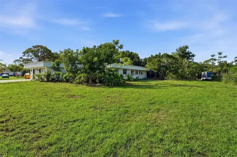 2180 W Dolphin Drive Englewood FL 34223