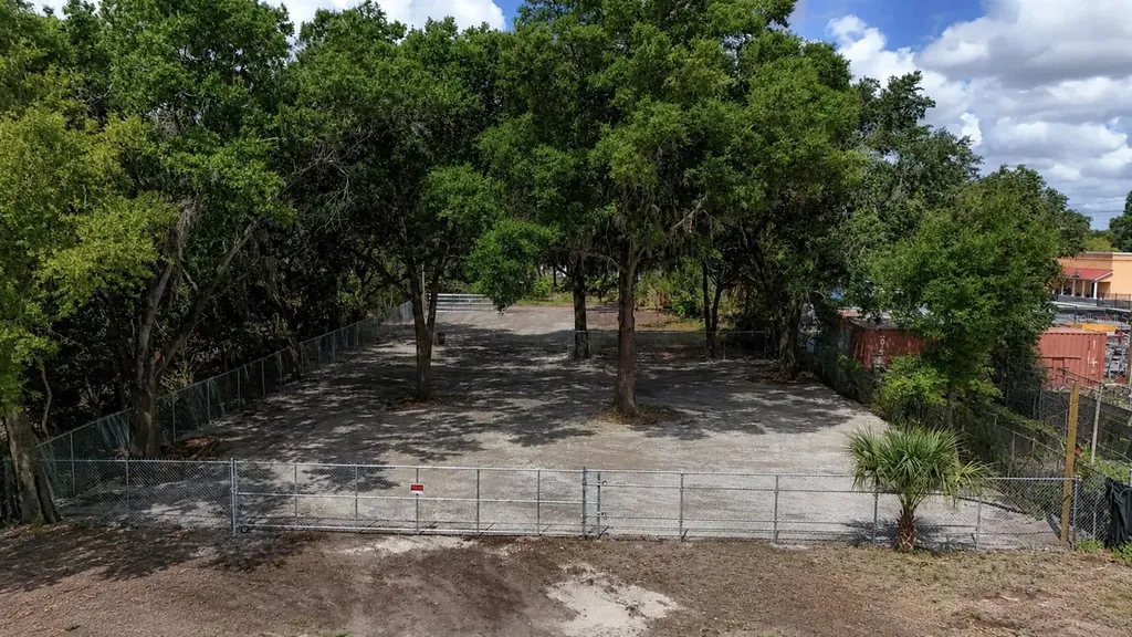 208 S Franklin Street Plant City FL 33563