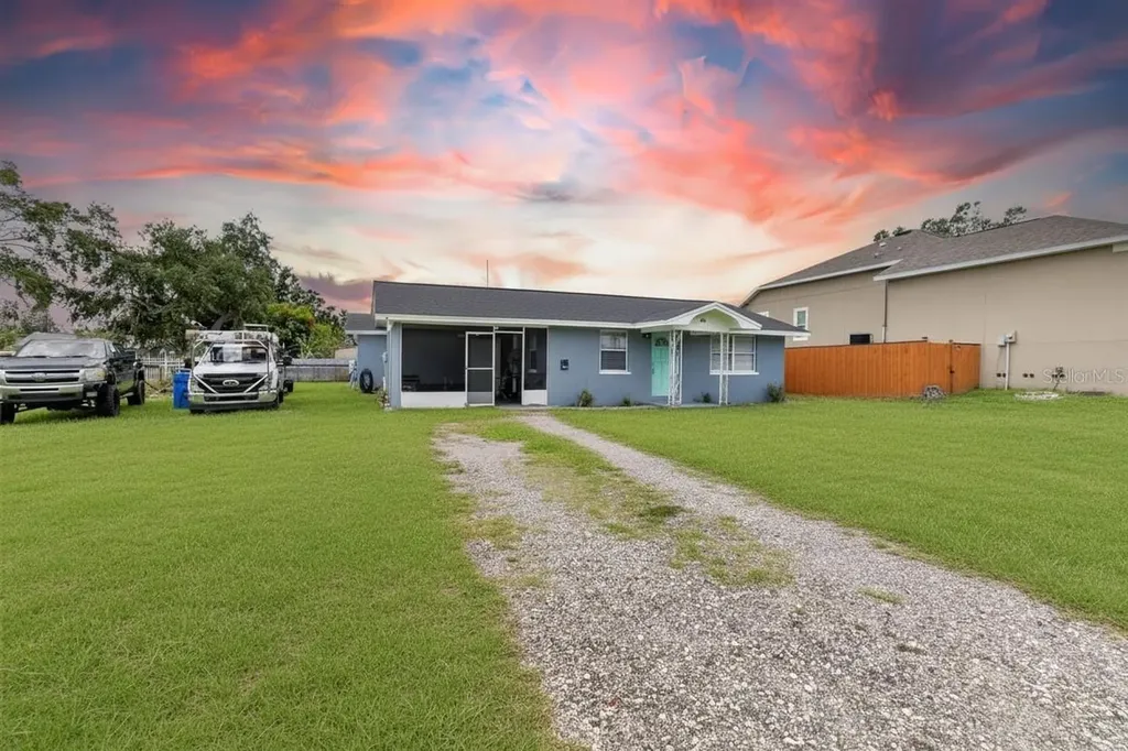 304 4th Avenue NW Ruskin FL 33570