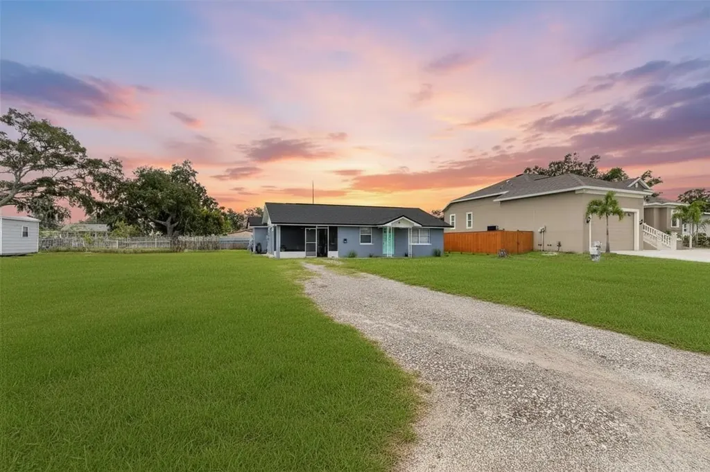 304 4th Avenue NW Ruskin FL 33570
