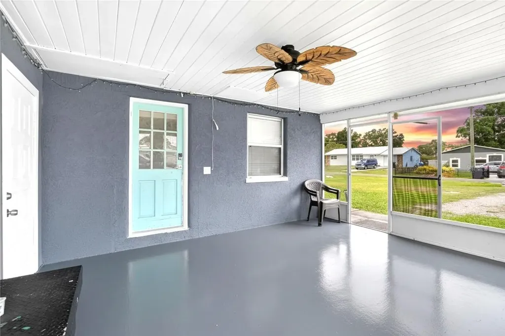 304 4th Avenue NW Ruskin FL 33570