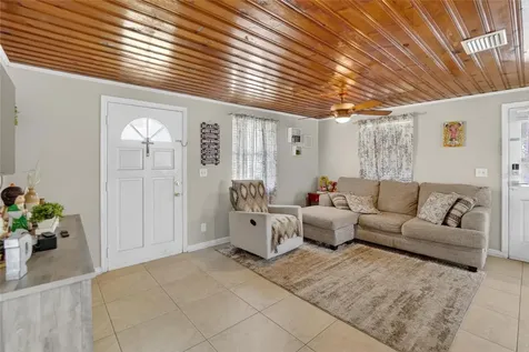 304 4th Avenue NW Ruskin FL 33570
