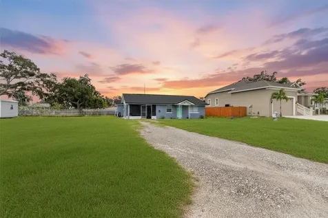 304 4th Avenue NW Ruskin FL 33570