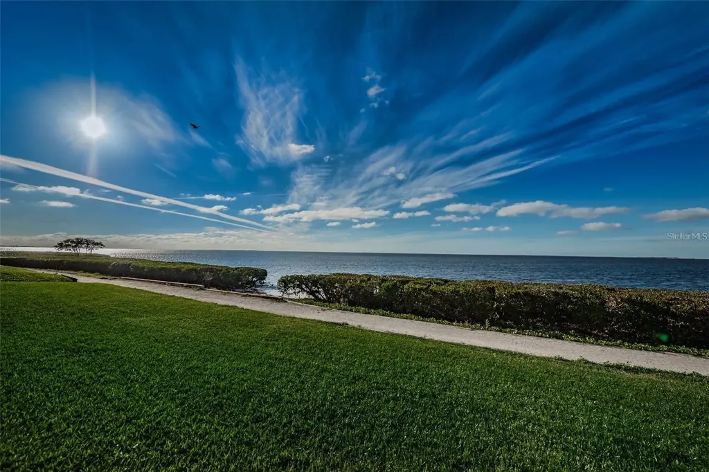 1814 Mariner Drive Tarpon Springs FL 34689