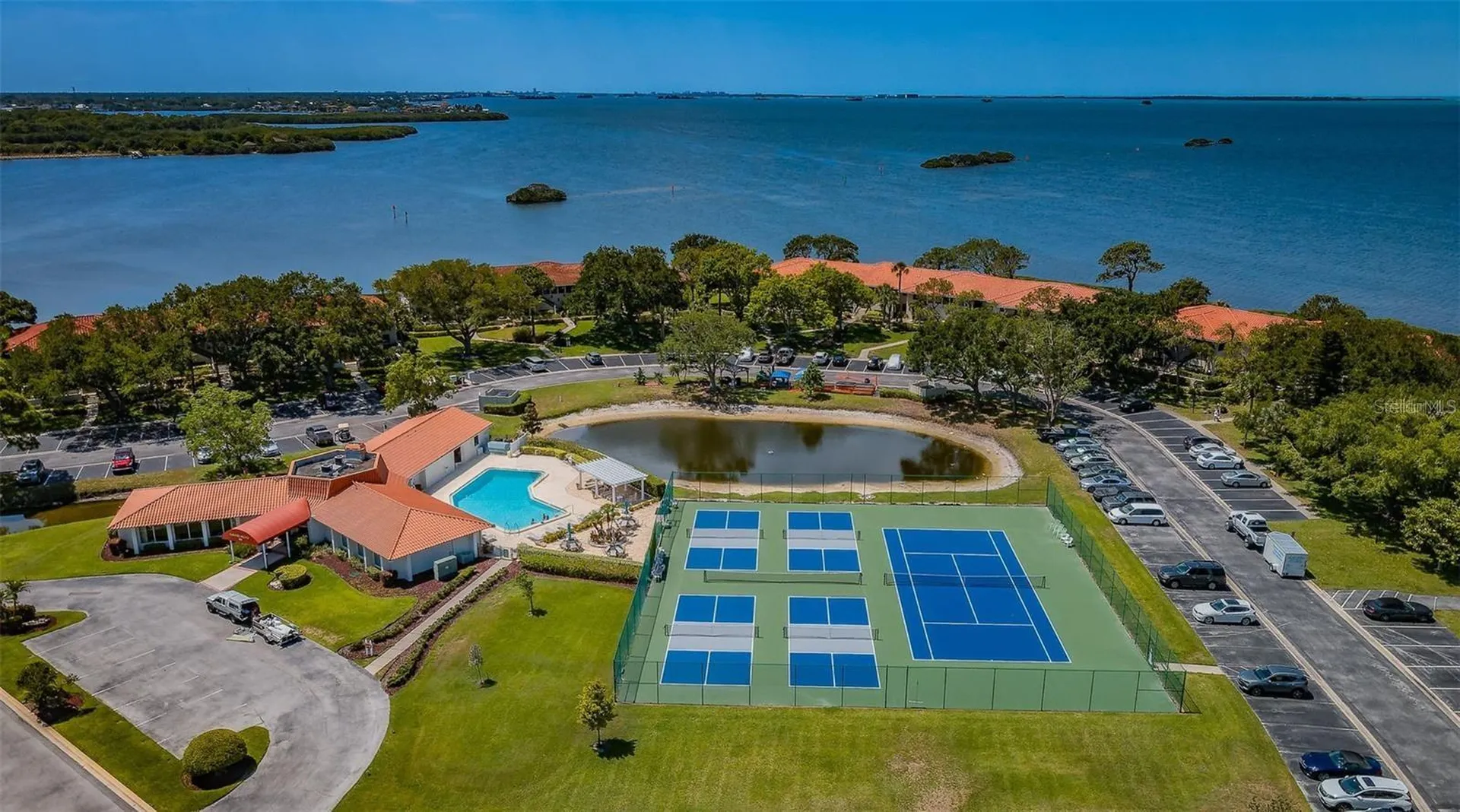 1814 Mariner Drive Tarpon Springs FL 34689