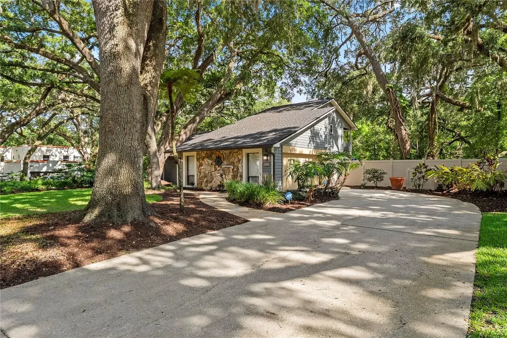 2503 High Oaks Lane Lutz FL 33559