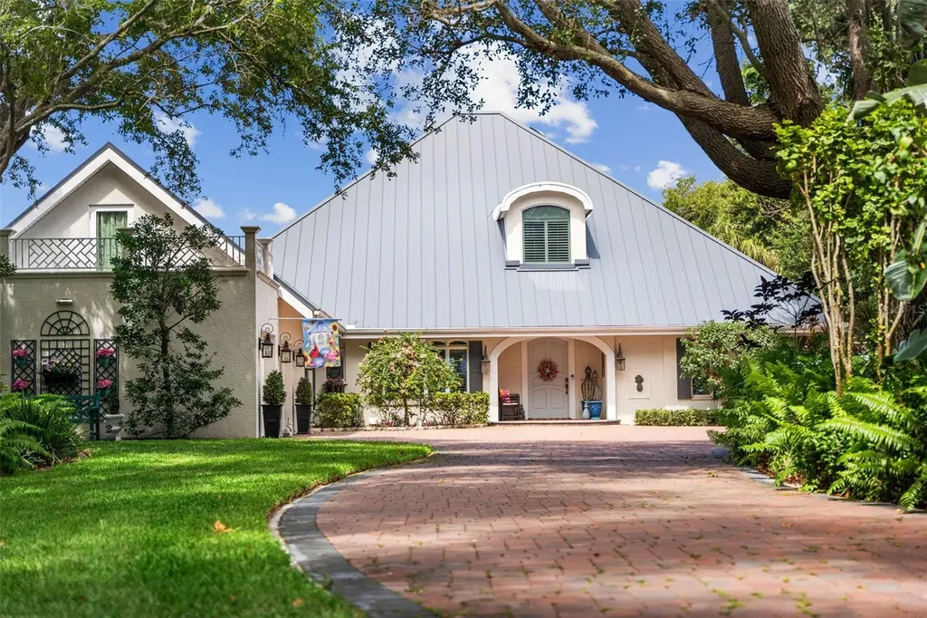 8152 Longbay Boulevard Sarasota FL 34243
