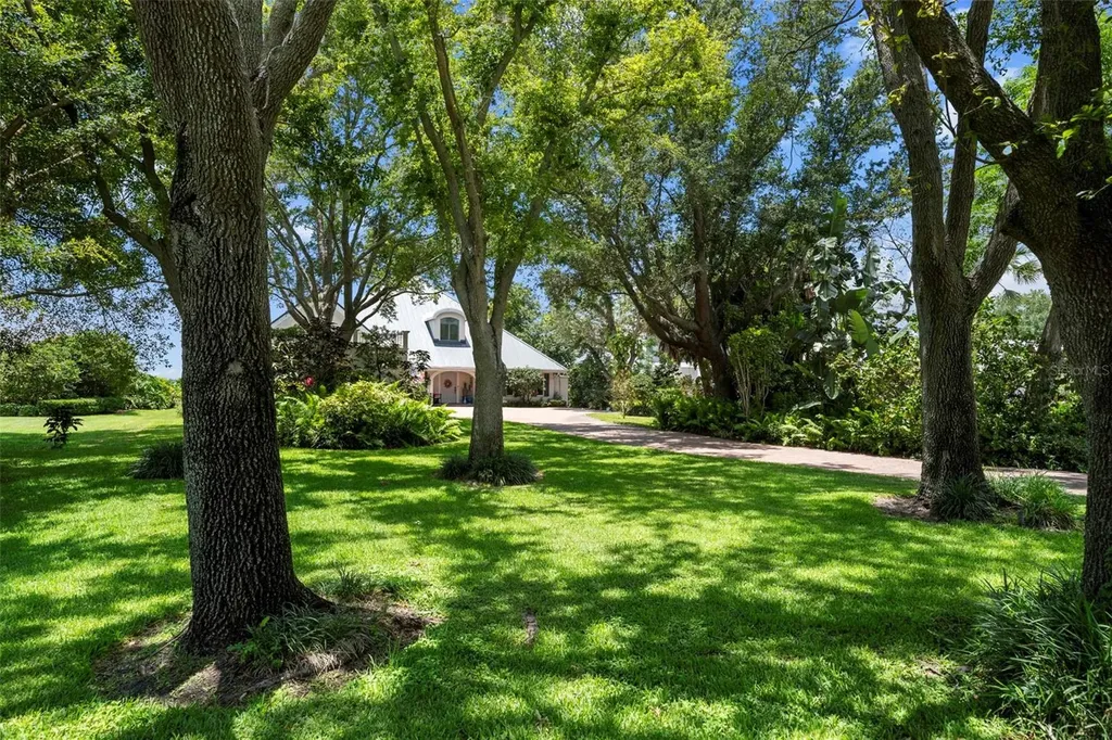8152 Longbay Boulevard Sarasota FL 34243