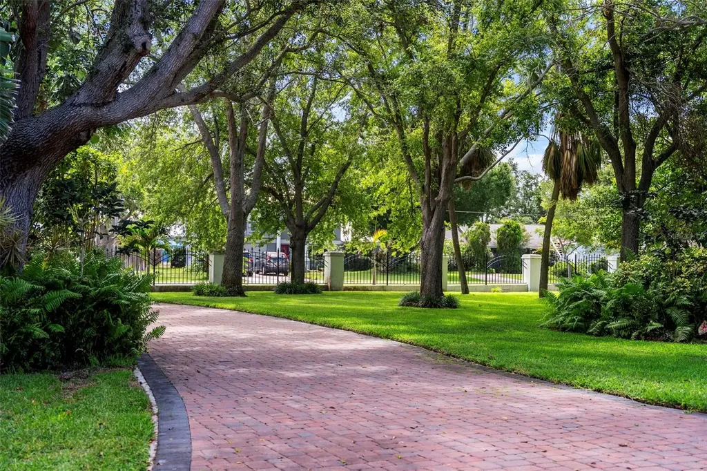 8152 Longbay Boulevard Sarasota FL 34243