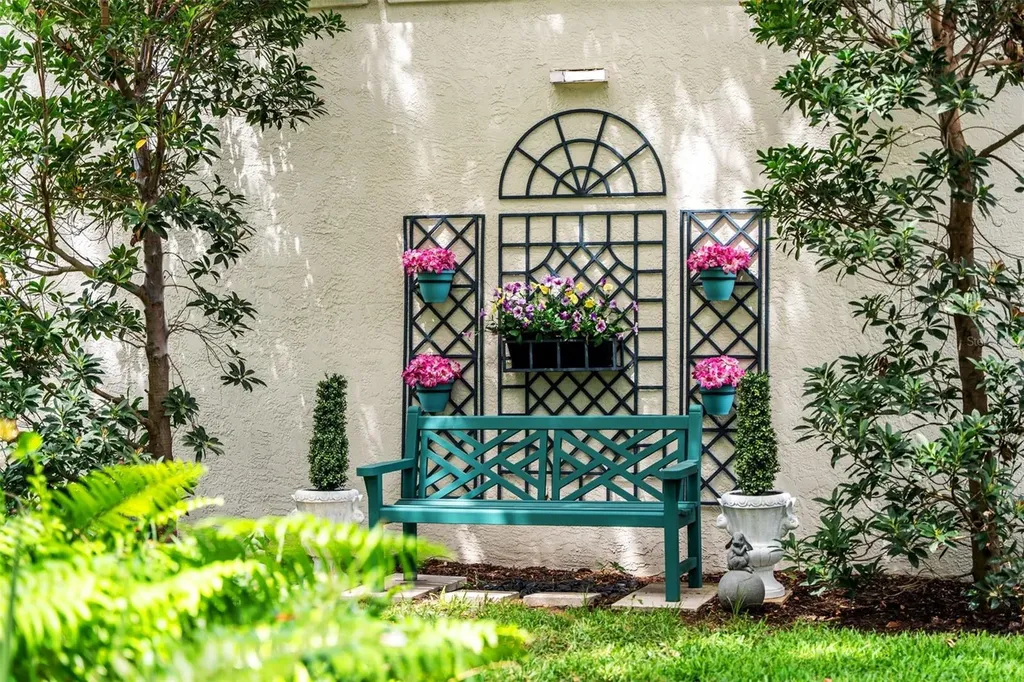 8152 Longbay Boulevard Sarasota FL 34243