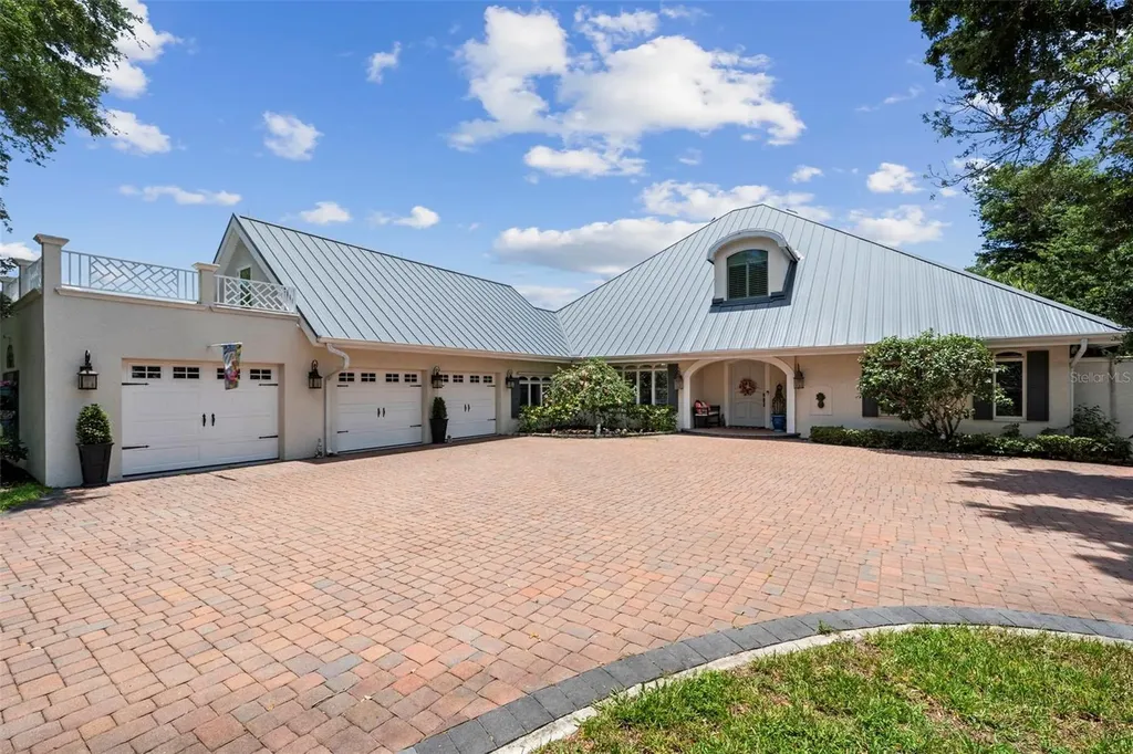 8152 Longbay Boulevard Sarasota FL 34243