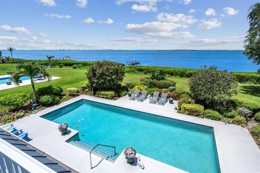8152 Longbay Boulevard Sarasota FL 34243