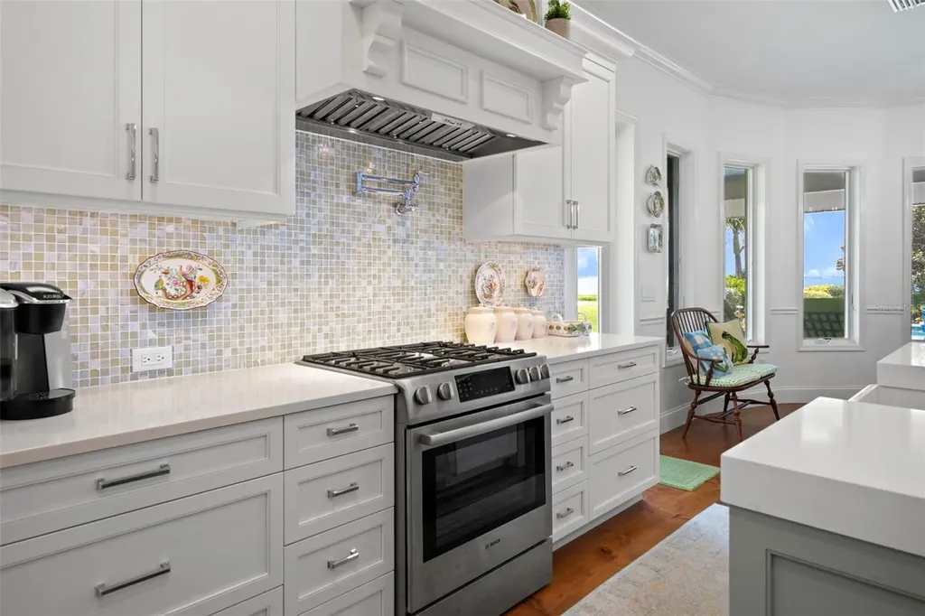 8152 Longbay Boulevard Sarasota FL 34243