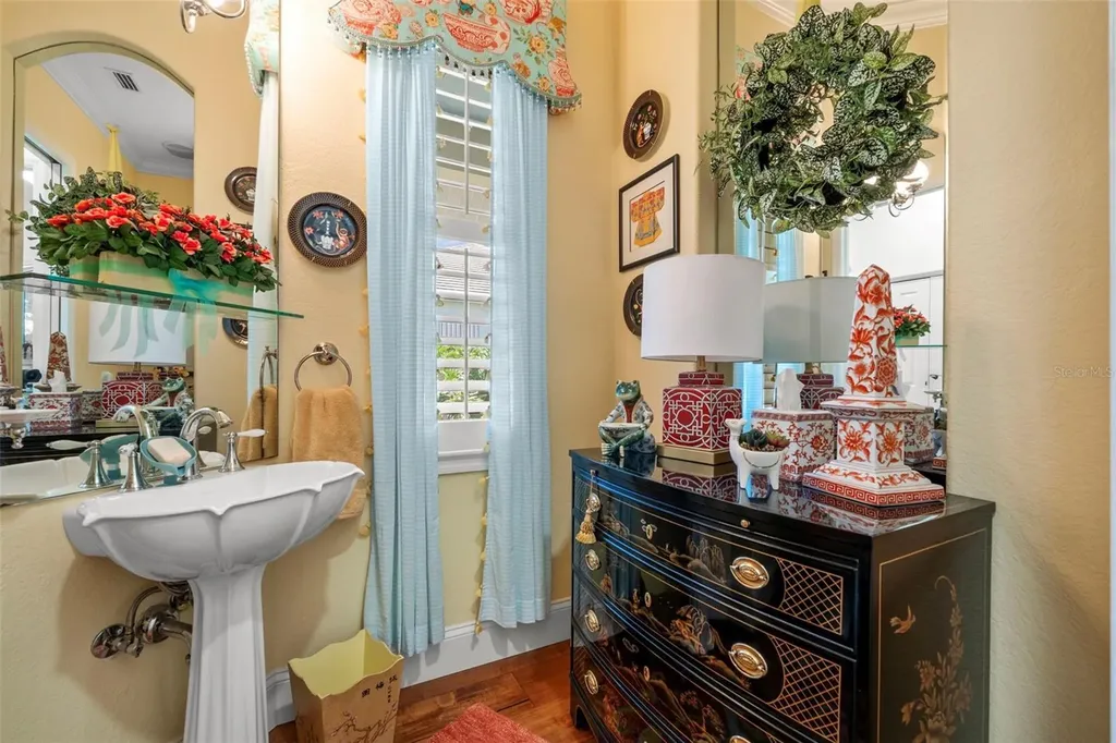8152 Longbay Boulevard Sarasota FL 34243
