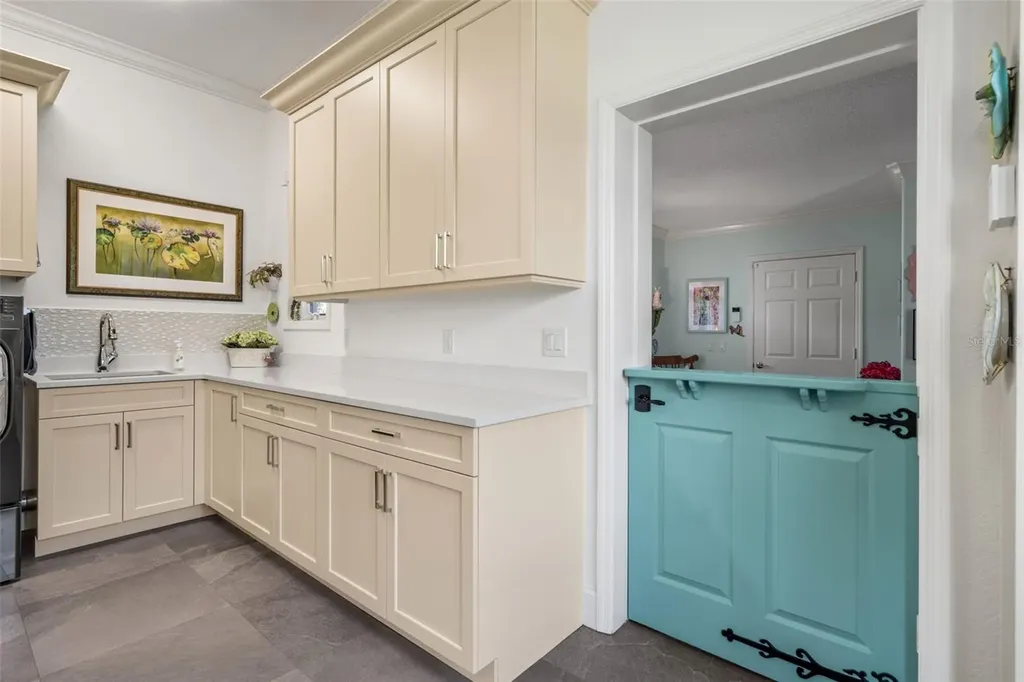8152 Longbay Boulevard Sarasota FL 34243