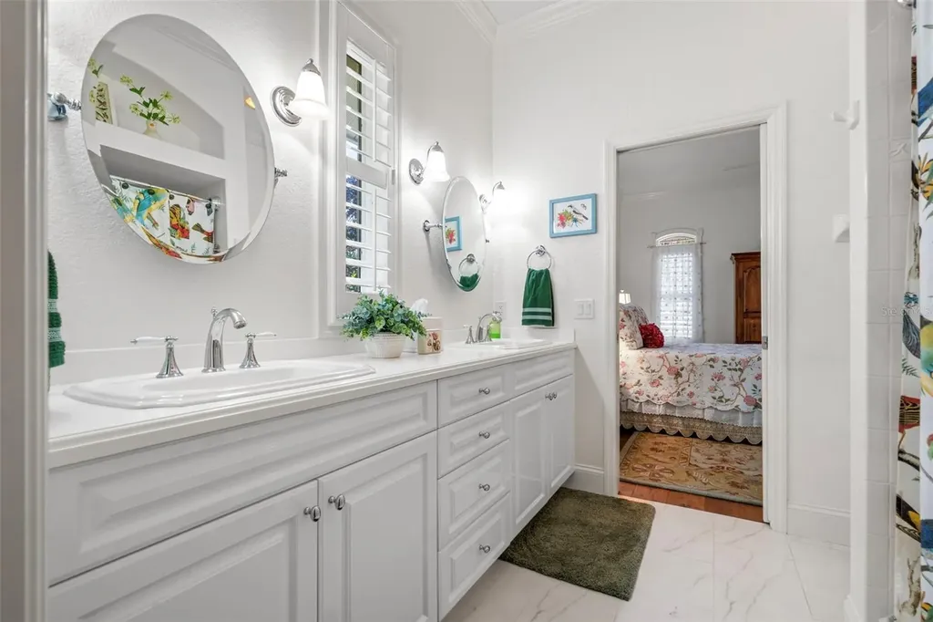 8152 Longbay Boulevard Sarasota FL 34243
