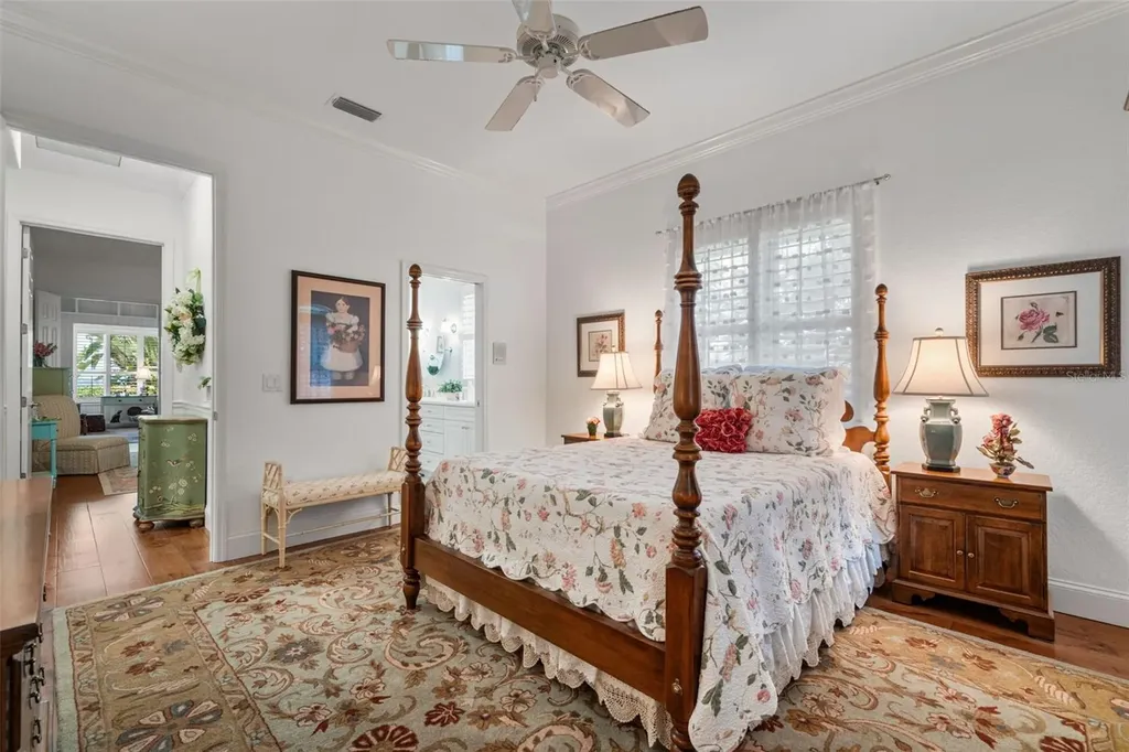 8152 Longbay Boulevard Sarasota FL 34243