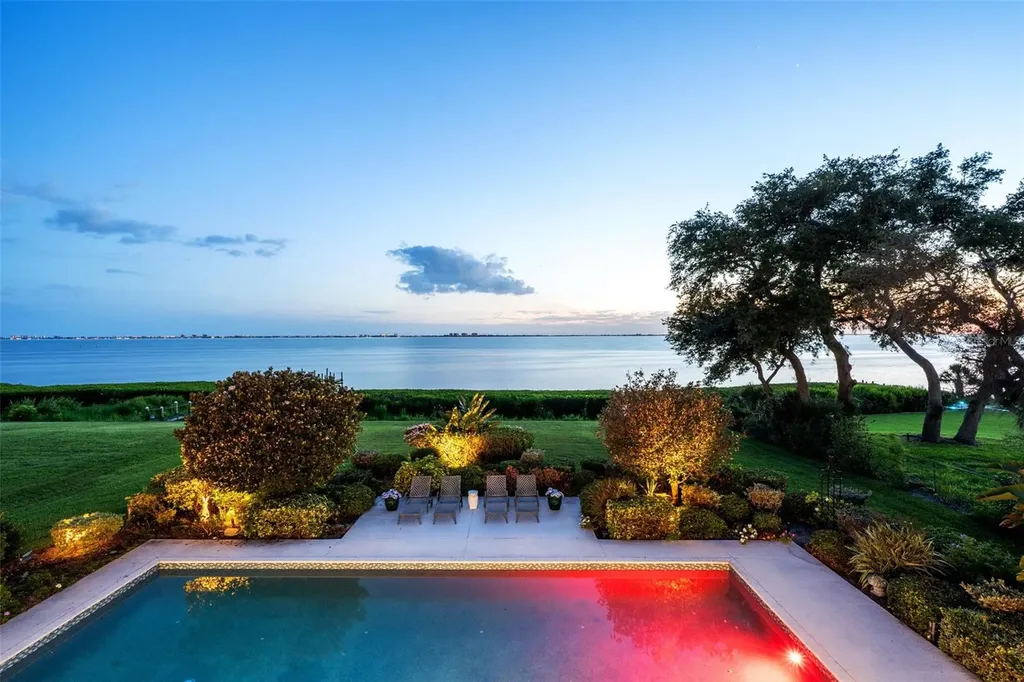8152 Longbay Boulevard Sarasota FL 34243