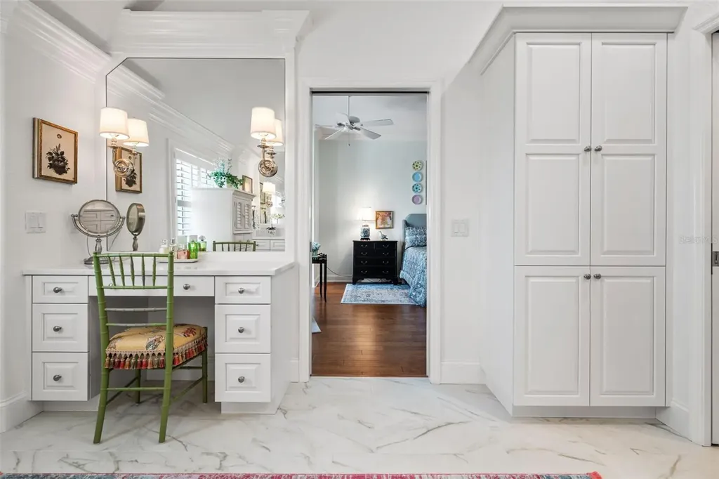 8152 Longbay Boulevard Sarasota FL 34243