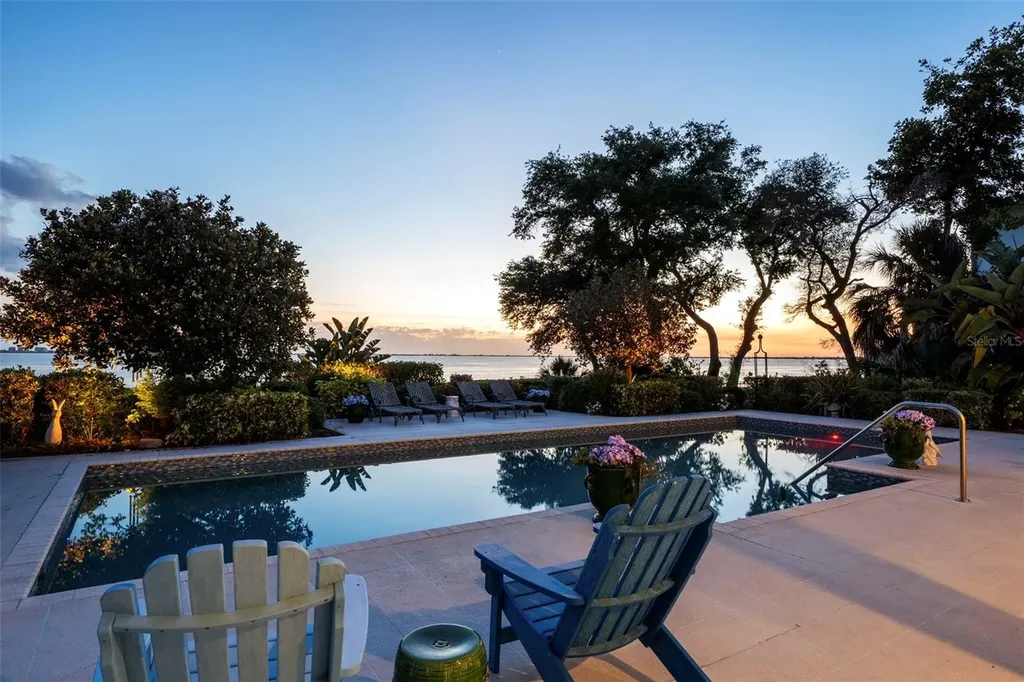8152 Longbay Boulevard Sarasota FL 34243