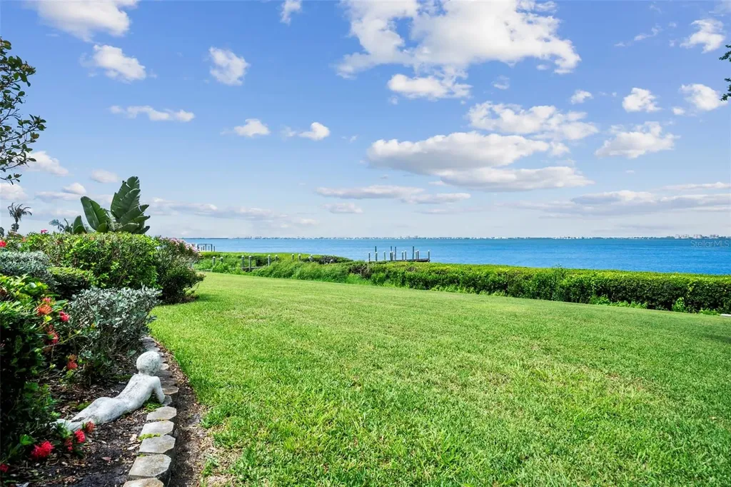 8152 Longbay Boulevard Sarasota FL 34243
