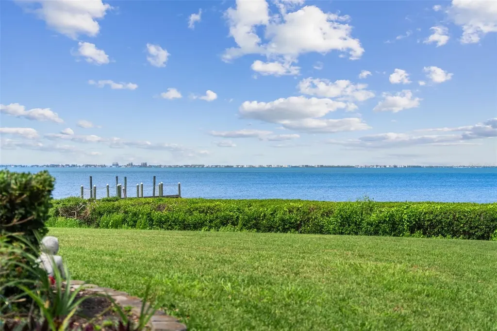 8152 Longbay Boulevard Sarasota FL 34243