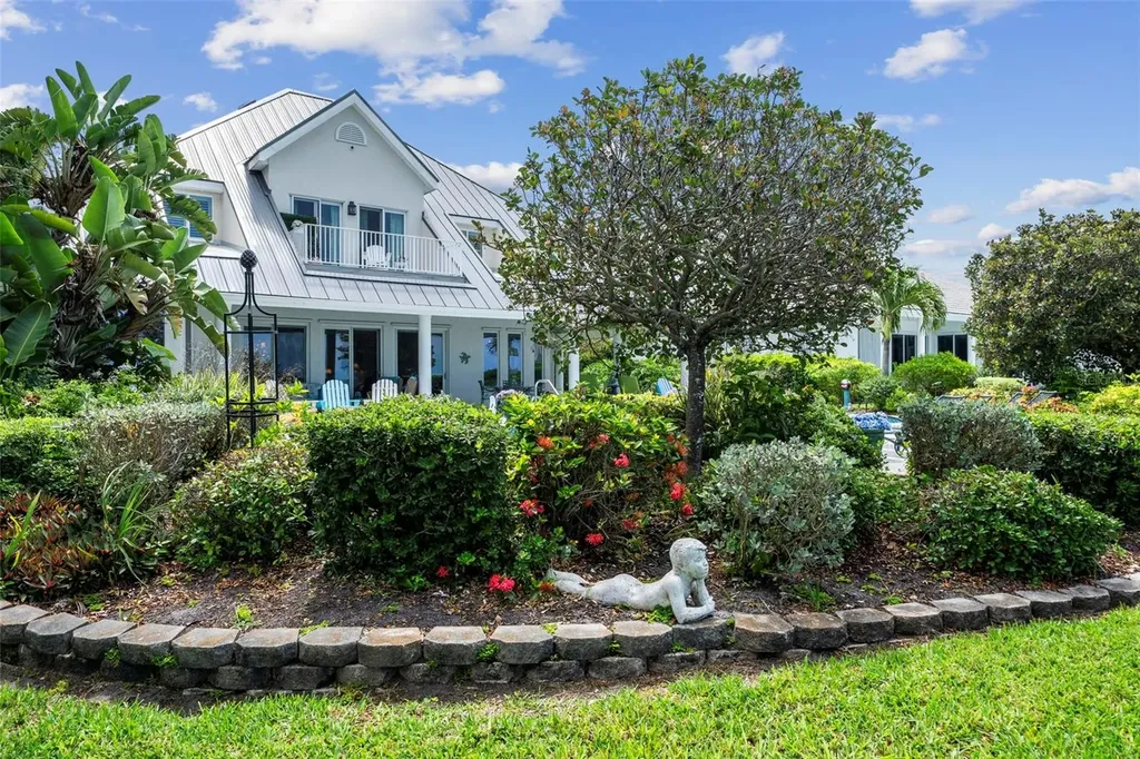 8152 Longbay Boulevard Sarasota FL 34243