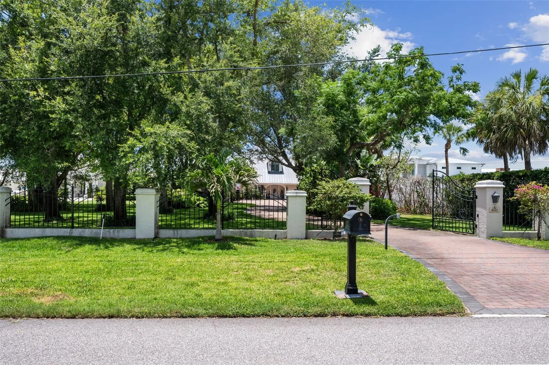 8152 Longbay Boulevard Sarasota FL 34243