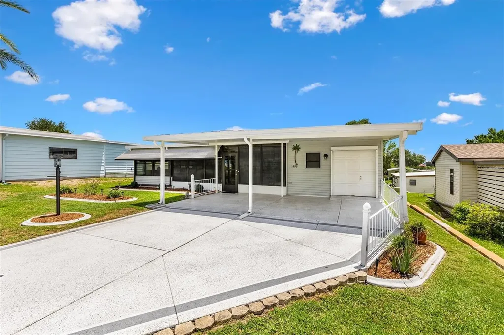 1555 Hillcrest Drive The Villages FL 32159