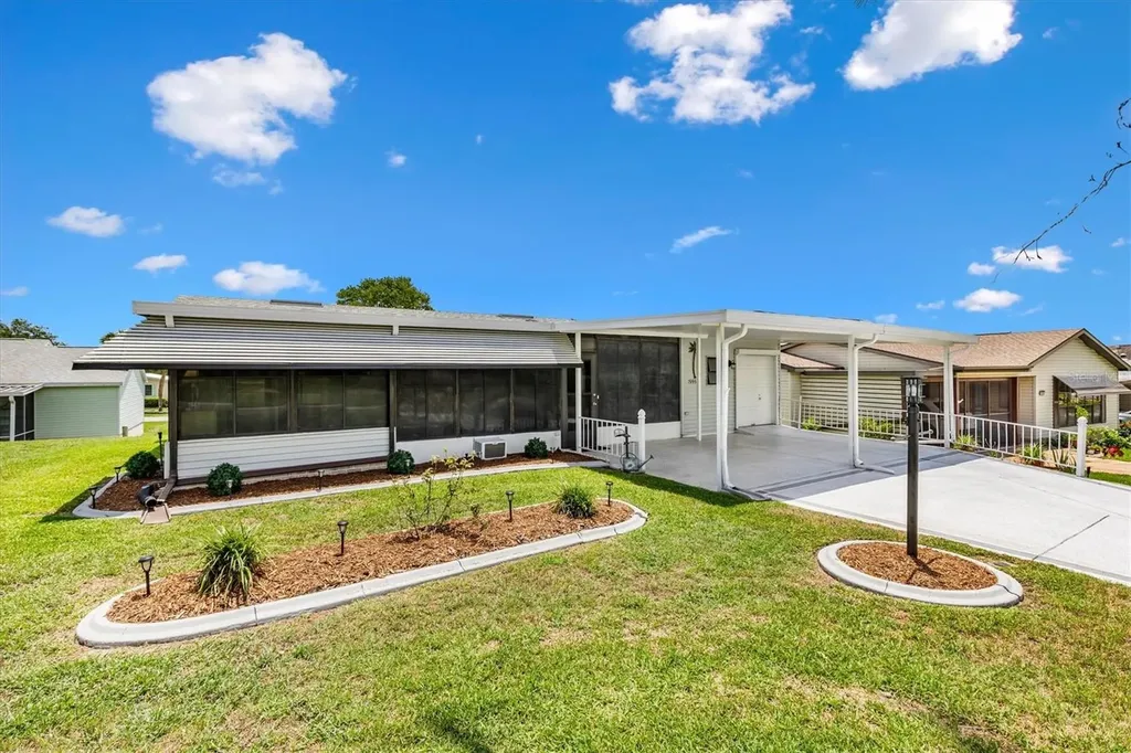 1555 Hillcrest Drive The Villages FL 32159