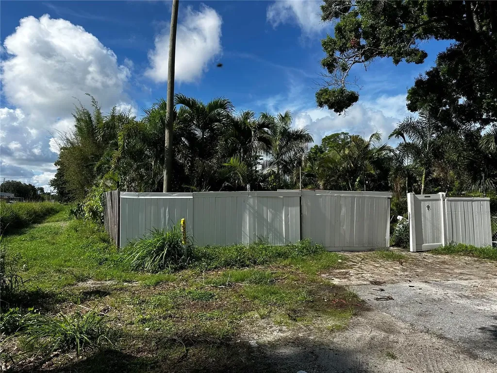 715 Smith Street Clearwater FL 33756