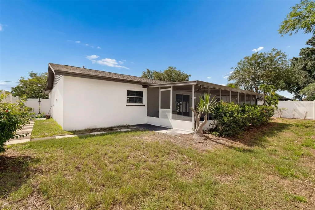 6003 Tampa Shores Boulevard Tampa FL 33615