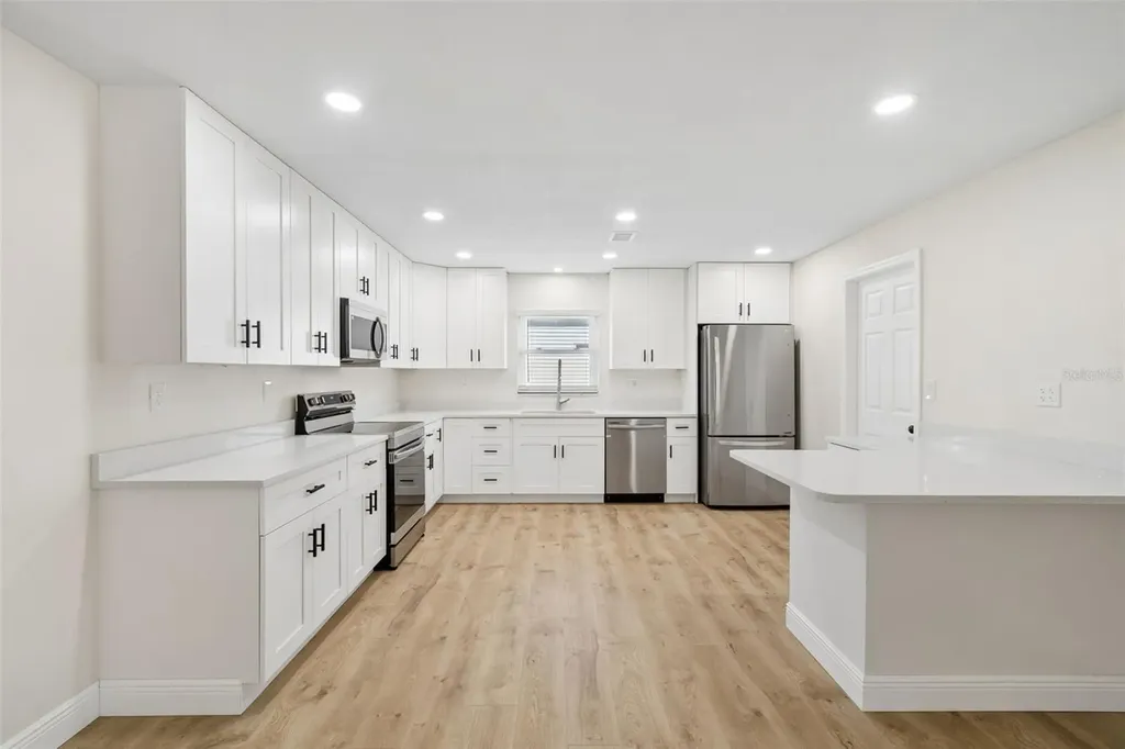 6003 Tampa Shores Boulevard Tampa FL 33615