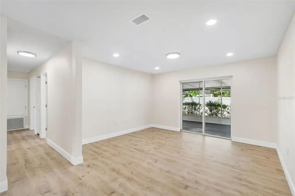 6003 Tampa Shores Boulevard Tampa FL 33615