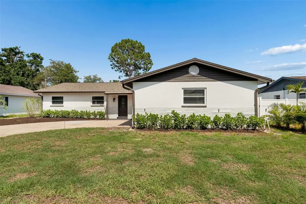 6003 Tampa Shores Boulevard Tampa FL 33615