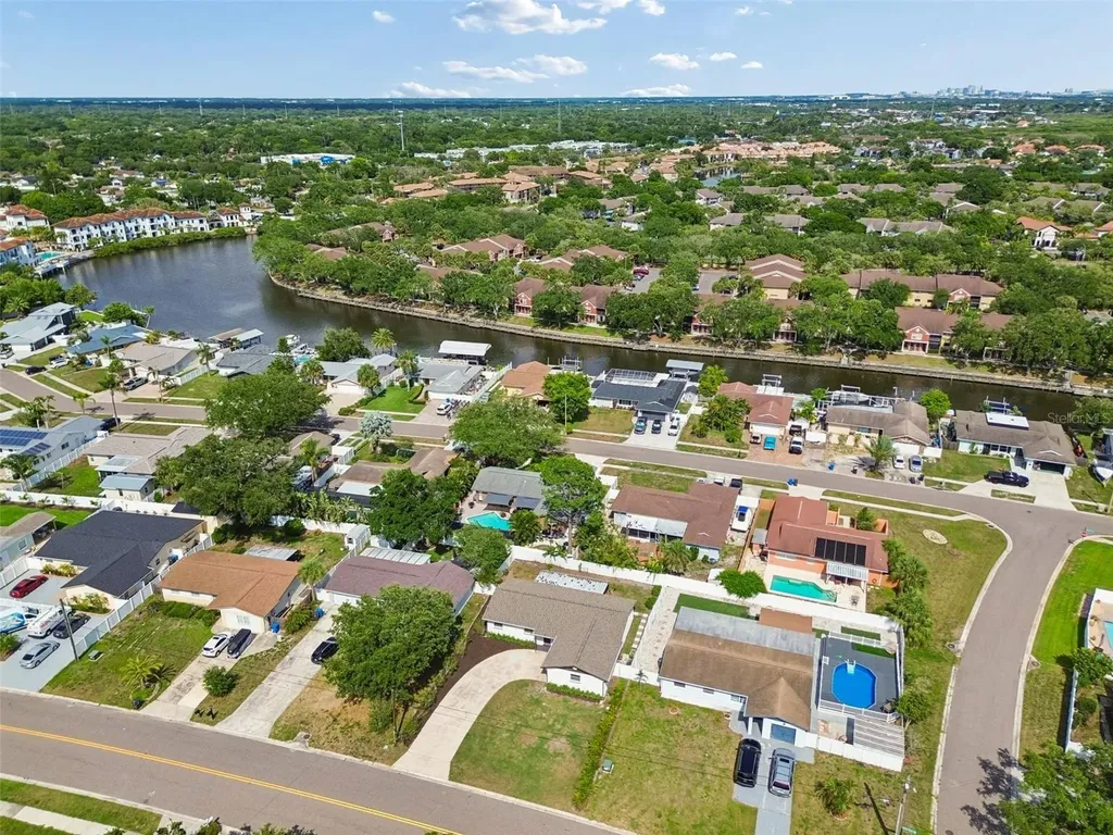 6003 Tampa Shores Boulevard Tampa FL 33615