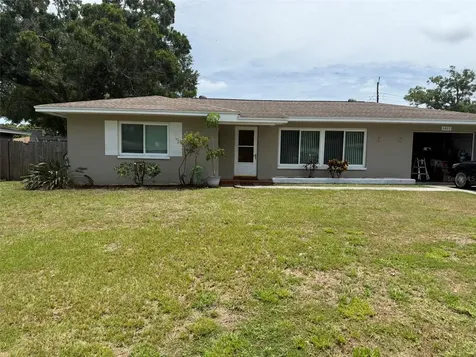 1615 Pinewood Drive Clearwater FL 33756