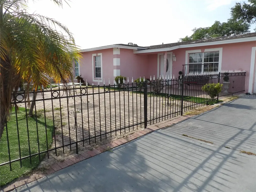 6521 W Hanna Avenue Tampa FL 33634