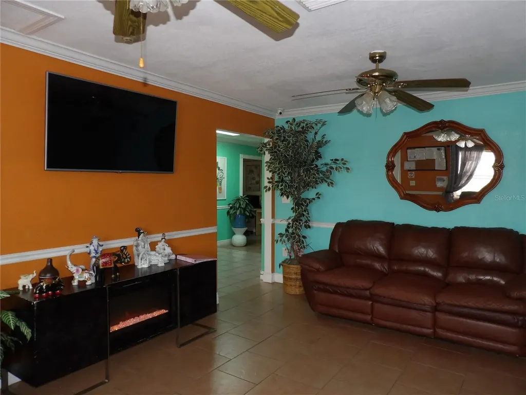 6521 W Hanna Avenue Tampa FL 33634