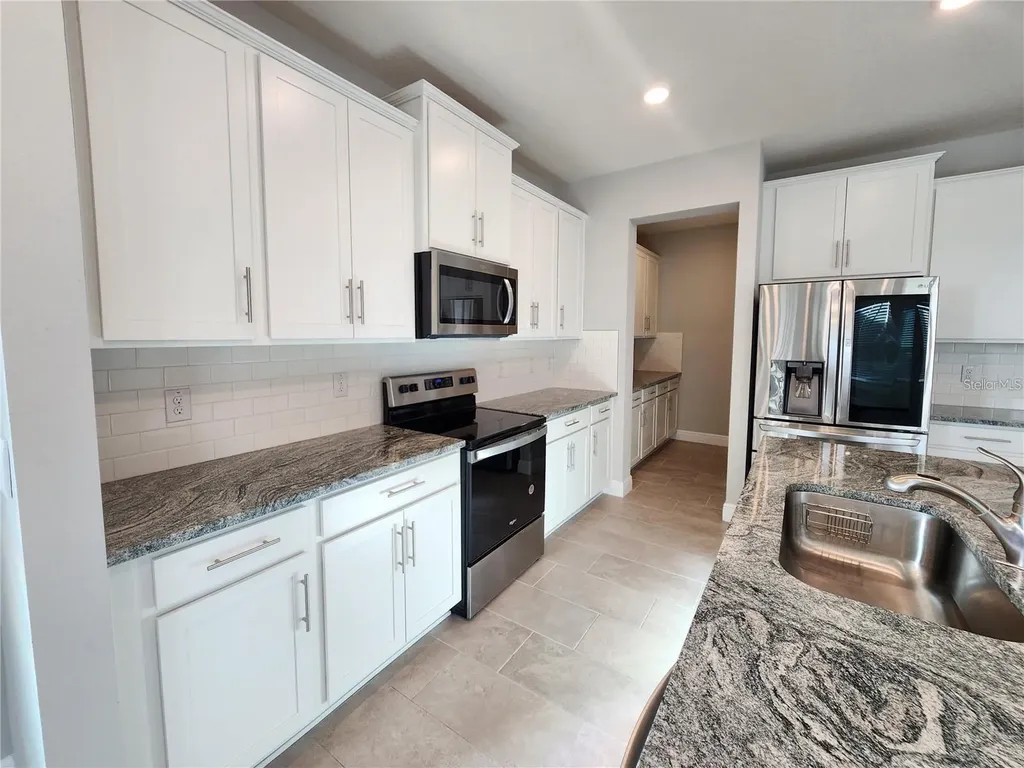 2488 Chapel Oak Bend Wesley Chapel FL 33543