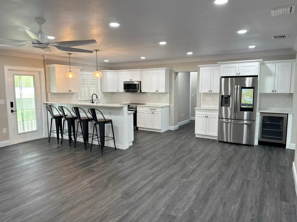 6743 Burlington Avenue N St Petersburg FL 33710