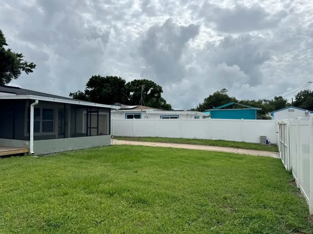 6743 Burlington Avenue N St Petersburg FL 33710