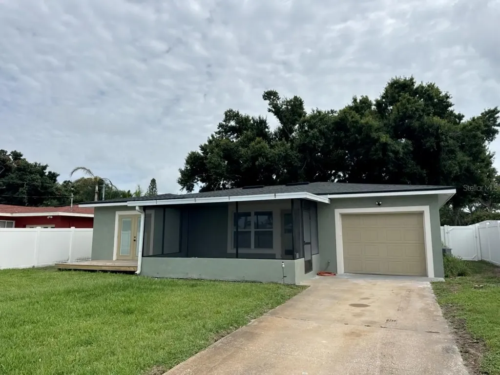 6743 Burlington Avenue N St Petersburg FL 33710