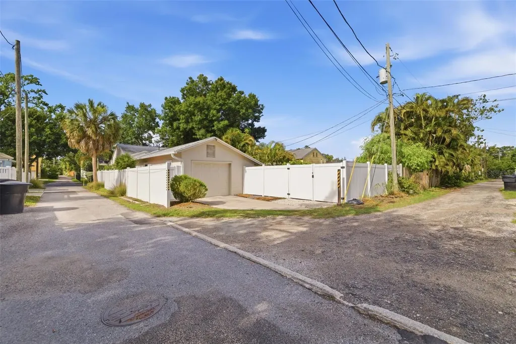 1421 21st Avenue N St Petersburg FL 33704