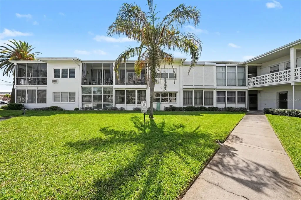 7050 Sunset Way St Pete Beach FL 33706